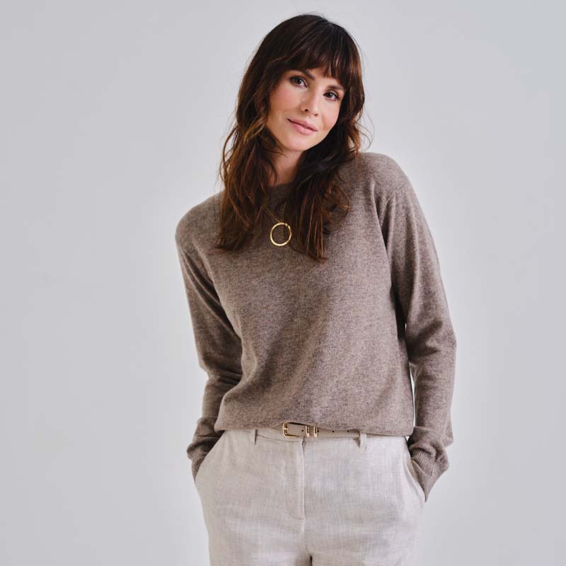 The Cashmere Fitted Crew Neck Sweater