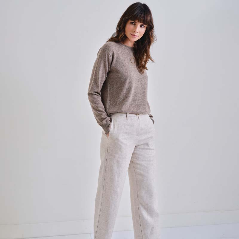 The Cashmere Fitted Crew Neck Sweater