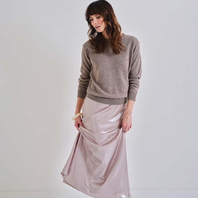 The Cashmere Fitted Crew Neck Sweater