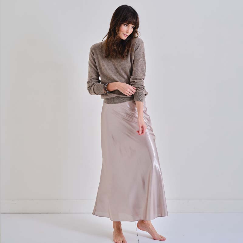 The Cashmere Fitted Crew Neck Sweater