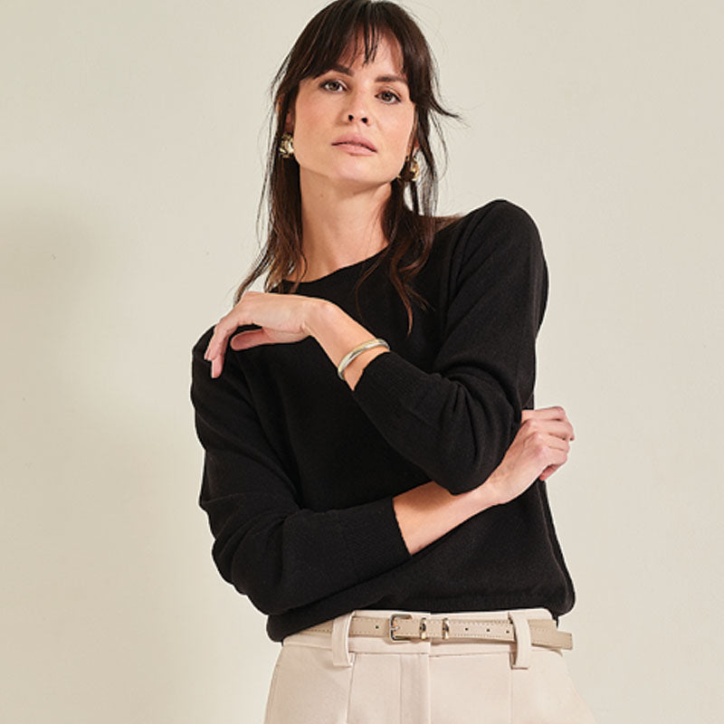The Cashmere Fitted Crew Neck Sweater