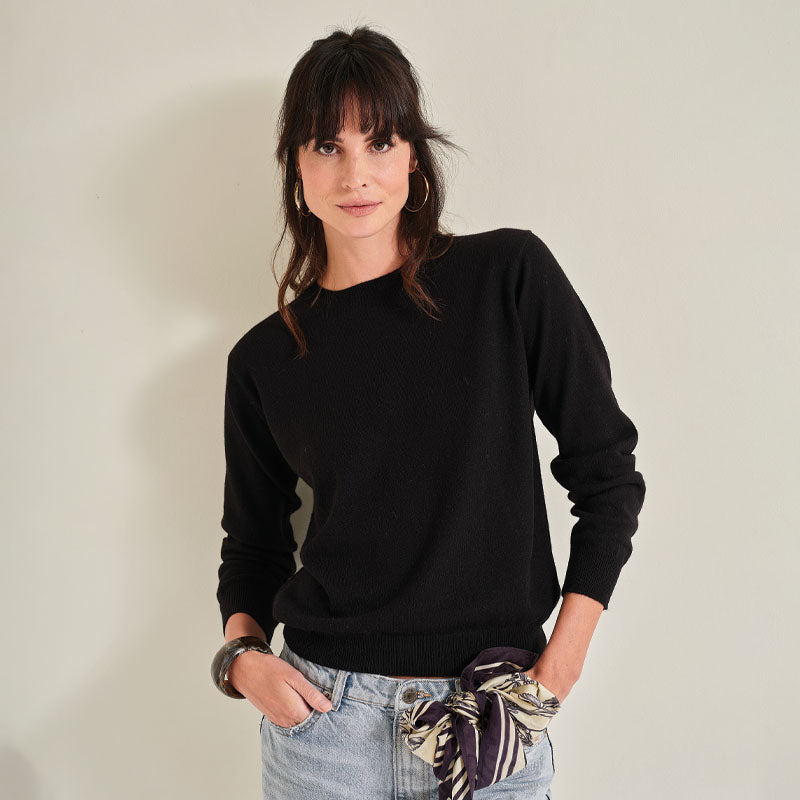 The Cashmere Fitted Crew Neck Sweater