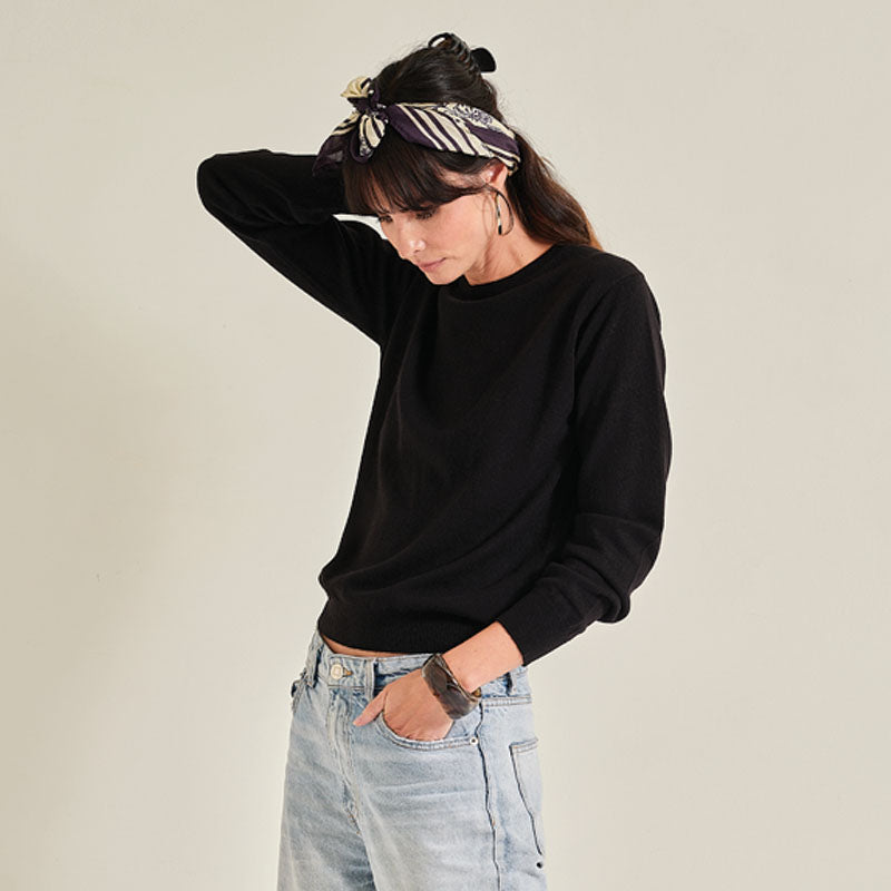 The Cashmere Fitted Crew Neck Sweater