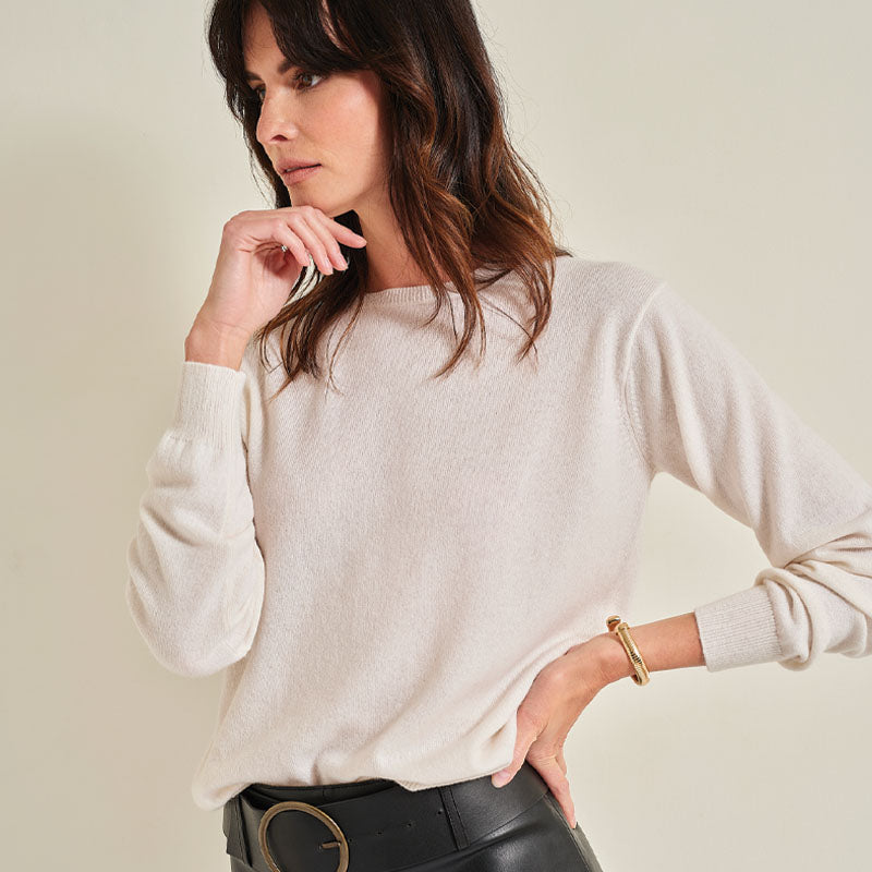 The Cashmere Fitted Crew Neck Sweater