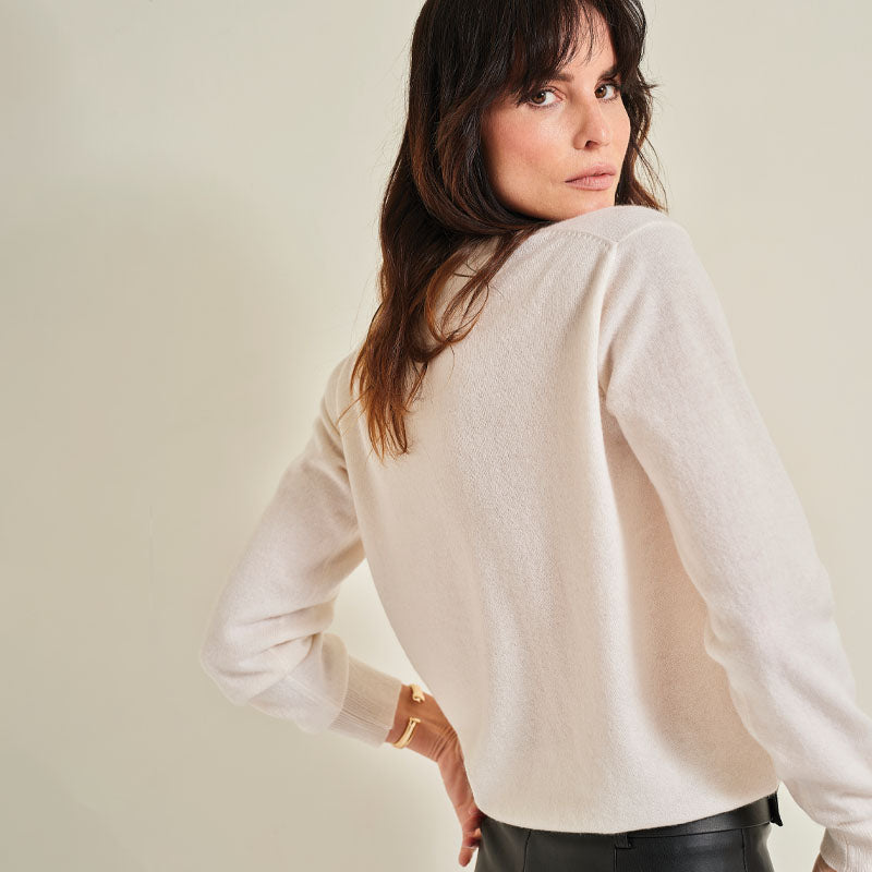 The Cashmere Fitted Crew Neck Sweater