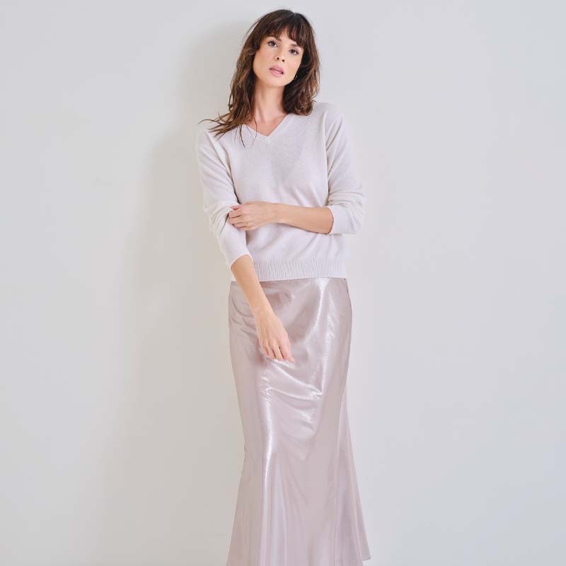 The Cashmere Fitted V Neck Sweater