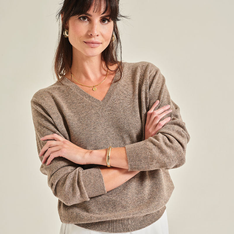 The Cashmere Fitted V Neck Sweater