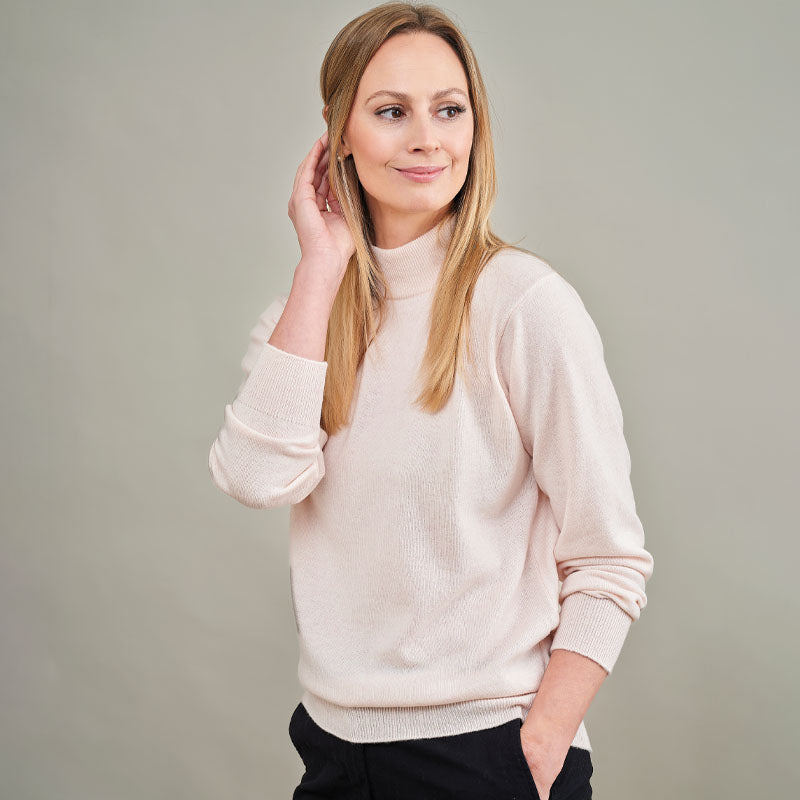 Gina Turtle Neck Cashmere Sweater