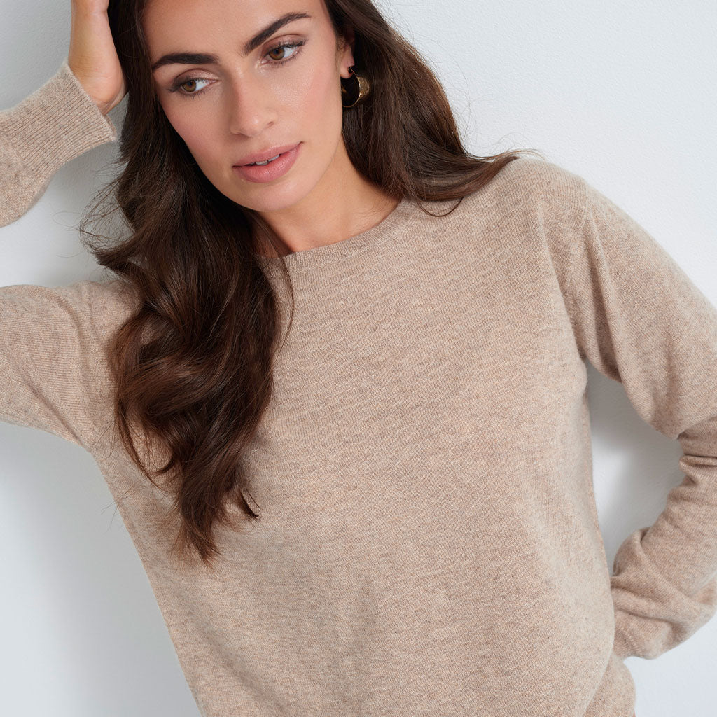 The Cashmere Fitted Crew Neck Sweater