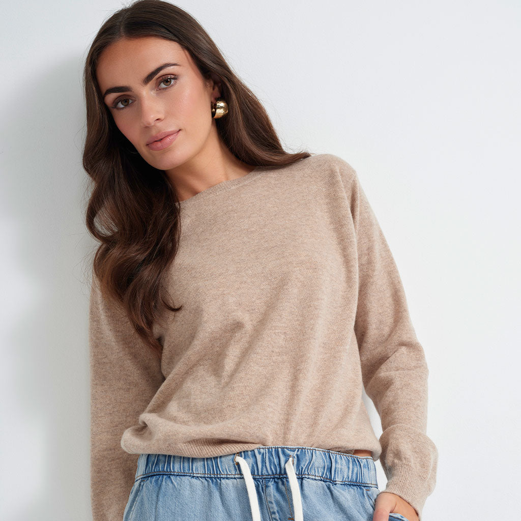 The Cashmere Fitted Crew Neck Sweater