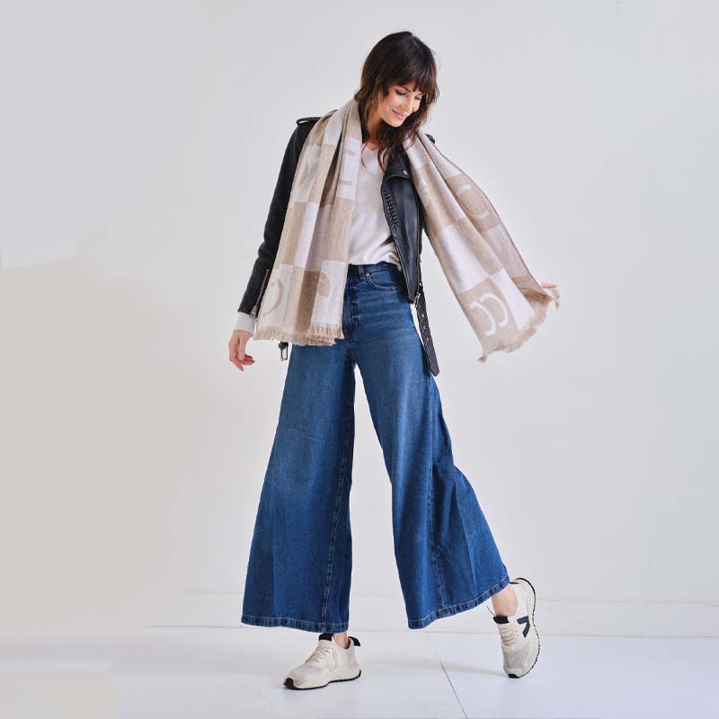 The Pure Cashmere Signature Stole