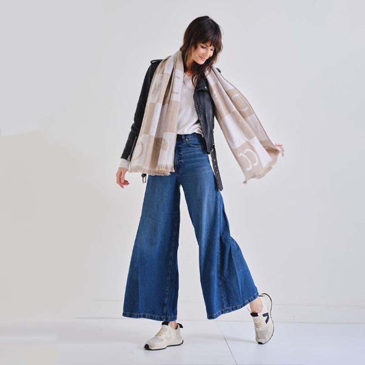 The Pure Cashmere Signature Stole